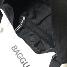 画像4: BAGGU Nylon Crescent Bag Black / バグー ナイロン クレセント ショルダーバッグ ブラック (4)