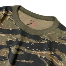 画像2: Rothco L/S Tiger Stripe Camo T-Shirts / ロスコ ミリタリー タイガーストライプカモ ロングスリーブ Tシャツ (2)