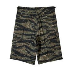 画像2: Rothco Long Length Camo BDU Shorts Tiger Stripe Camo / ロスコ ロングレングス ミリタリー ショーツ タイガーストライプカモ (2)