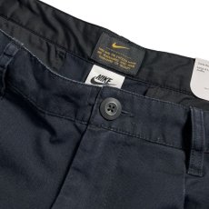 画像4: NIKE Loose Fit Pleated Chino Shorts Black / ナイキ ルーズフィット プリーツ チノ ショーツ ブラック (4)