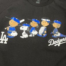 画像2: Snoopy LA Dodgers S/S T-Shirts Black / スヌーピー ドジャース ショートスリーブ Tシャツ ブラック (2)