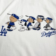 画像2: Snoopy LA Dodgers S/S T-Shirts White / スヌーピー ドジャース ショートスリーブ Tシャツ ホワイト (2)