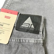 画像4: Levi's Silvertab Loose Fit Corduroy Pants Grey / リーバイス シルバータブ ルーズフィット コーデュロイ パンツ グレー (4)