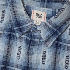 画像2: BDG Cropped Plaid Flannel Shirt - Pale Blue (2)